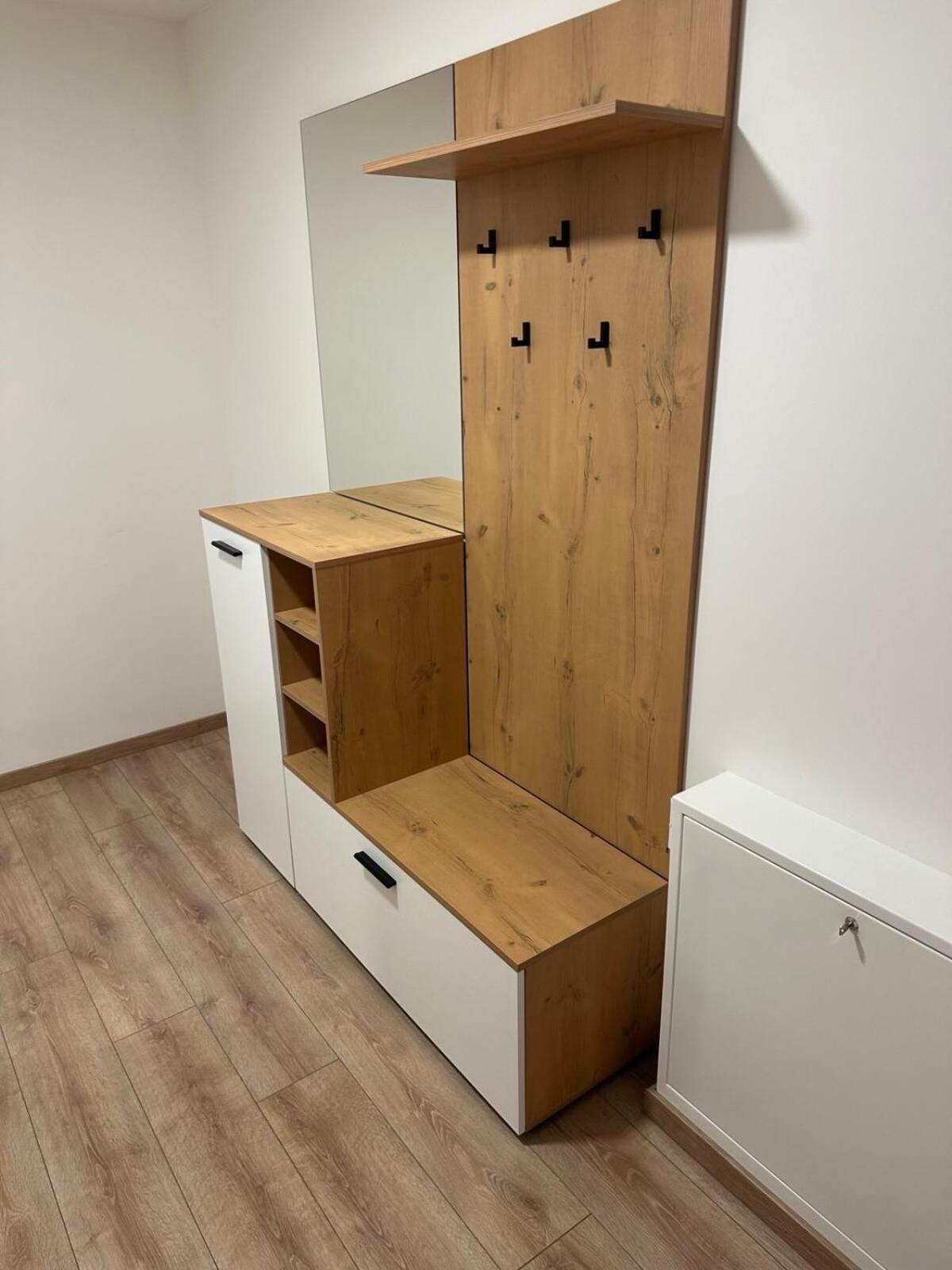 2 In Downtown,free Parking,late Check-out,big Balcony Апартаменти