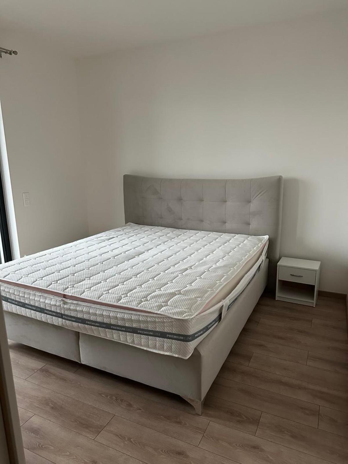 2 In Downtown,free Parking,late Check-out,big Balcony Апартаменти
