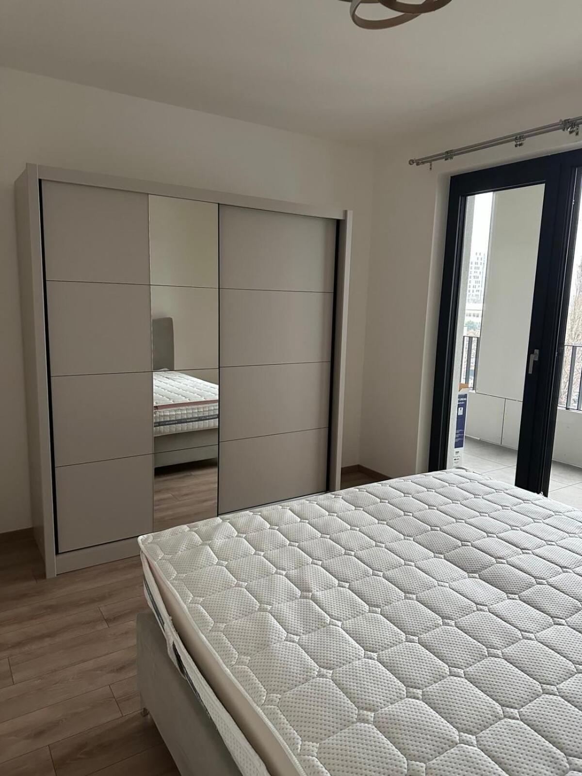 2 In Downtown,free Parking,late Check-out,big Balcony Апартаменти